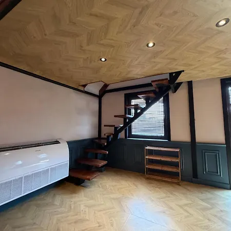 The Sunset Penthouse 100m From New Bazaar -balcony - Available Parking Appartamento