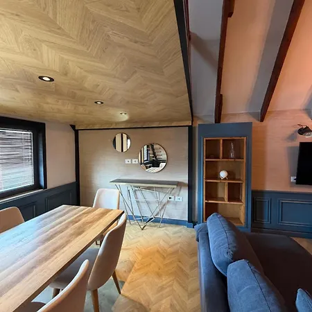 The Sunset Penthouse 100m From New Bazaar -balcony - Available Parking
